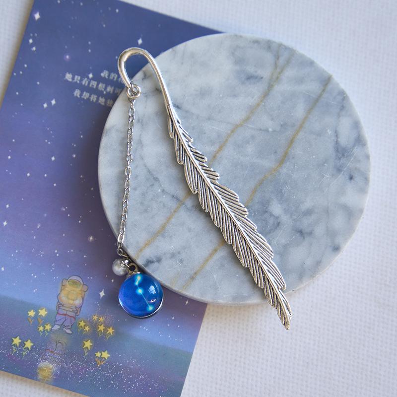 Kreatywny świecący 12 znaków zodiaku zakładka zawieszka prezent przezroczysty chiński styl metalowy retro pióro frędzlowana zakładka