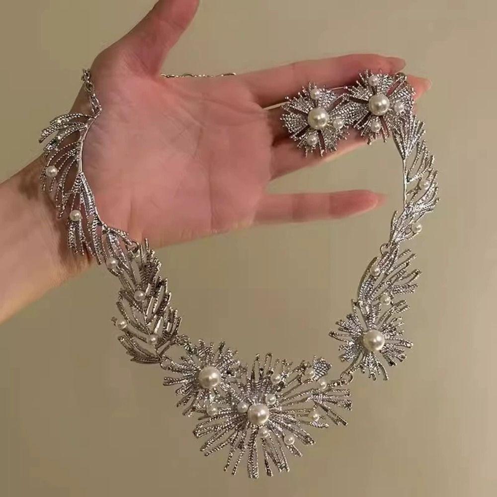 Exquisite Necklace Earrings Set Luxury Zinc Zinc Alloy Jewelry Set Imitation Pearl Jewelry Set  Banquet