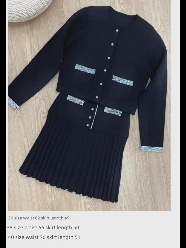 Håndlaget fransk perleskjørt - Elegant vårstil med plissert kant for et chic utseende.