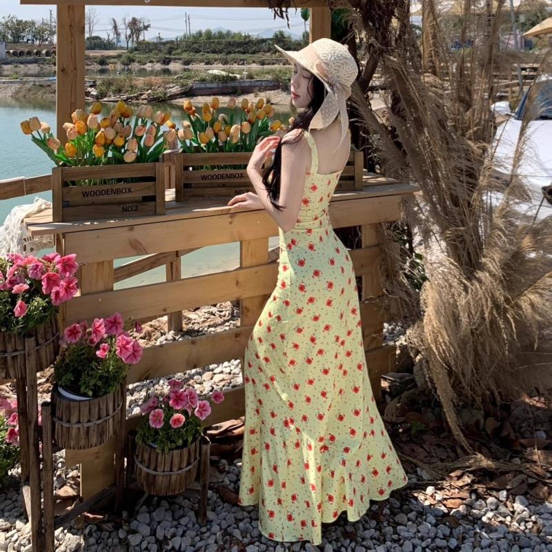 

2025 French Seaside Floral Maxi Dress: Elegant Retro Slimming Summer Style with Spaghetti Straps S