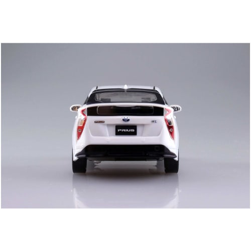 AOSHIMA 1/32 The Snap Kit Series Toyota Prius Super White 2 Color-coded Plastic Model 02-A