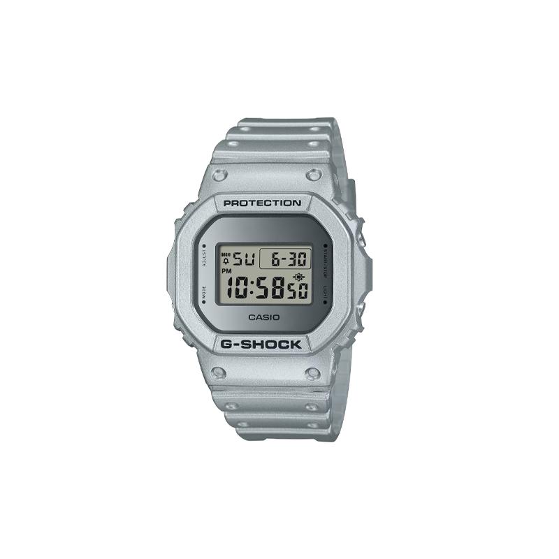 CASIO G-SQUAD series 200 meters waterproof digital Quartz resin strap unisex silver dial DW-5600FF-8JF