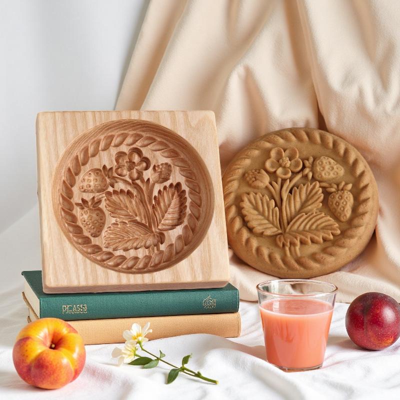 Wooden Cookie Molds 3D Animal Patterns Heat Resistant DIY Carved Biscuit Cutters for Thanksgiving Day Baking Preparations