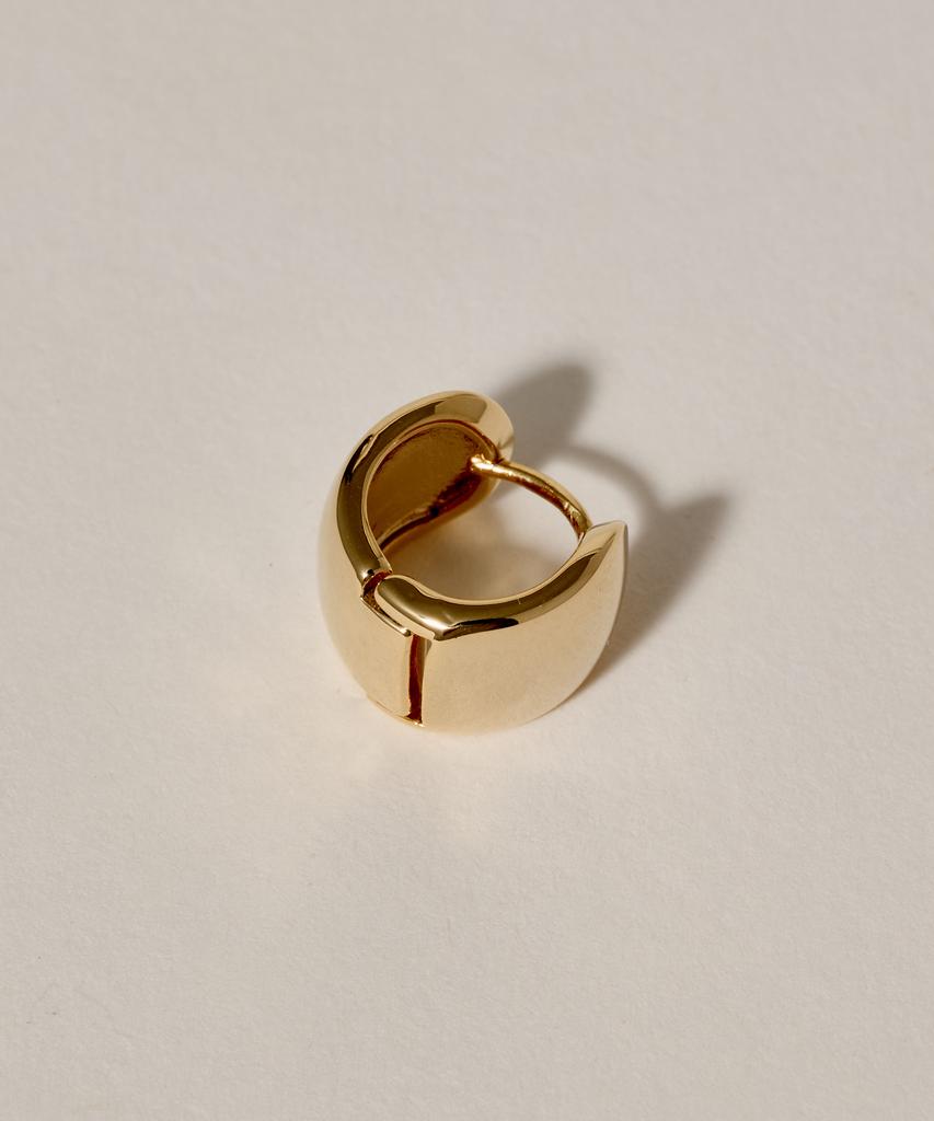 Novice Tokyo Hinged Wide Hoop Pierce / Gold