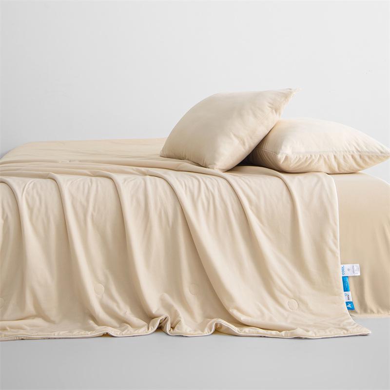 Summer Ice Silk Quilt: Cool & Washable for Mother and Baby