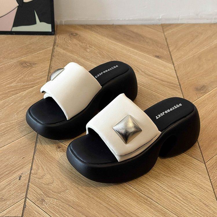 

Velcro thick-soled heightening cool slippers for women s outer wear 2025 summer new versatile fashion open-toed beach one-word drag 40
