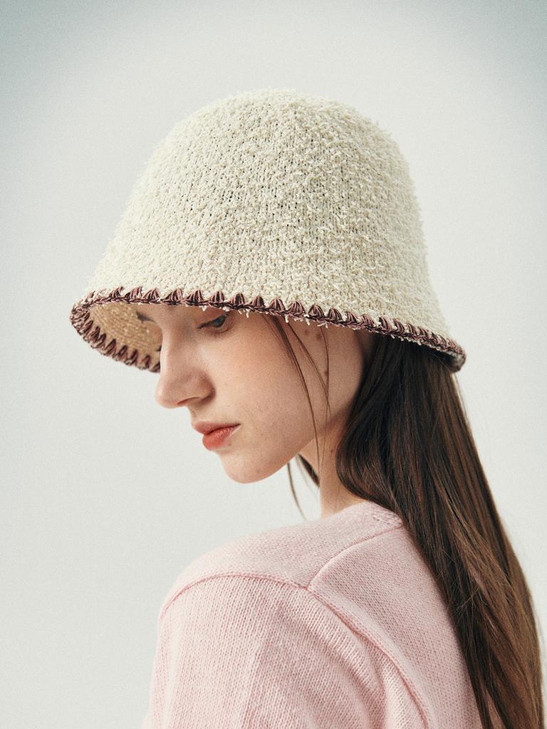 Olinkeompeulliteu Pigtail Bucket Hat (Ivory For Warm Tones)