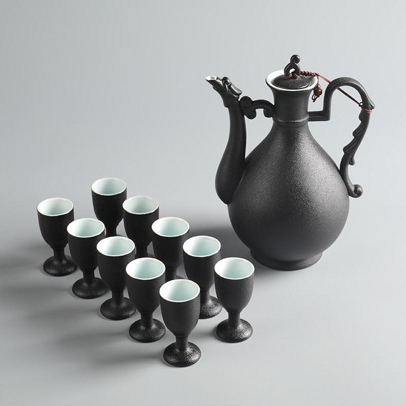 Antique Style Ceramic Wine Set: Decanter & Small Baijiu Cups