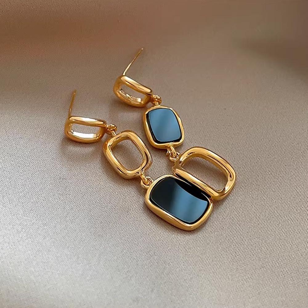 Elegant Black Diamond Silver Needle Earrings: High-End, Fashionable, Versatile Luxury