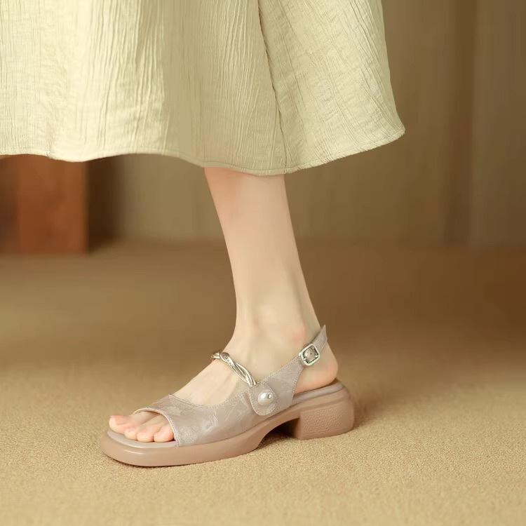 New Chinese open-toed sandals women's round head summer new thick-soled national style pearl small casual square heel women's sandals