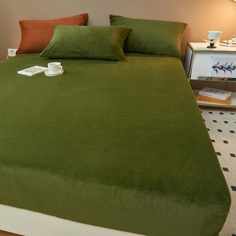 

Autumn and winter olive green velvet milk velvet bed sheet mattress single piece winter thickened warm bed cover non-slip wool bed cover 120 * 200 texture single bed hat оливковий колір