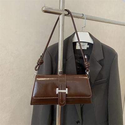 Niche Design Bag Women's New Popular Versatile Messenger Bag High-end Single Shoulder Underarm Baguette Bag
