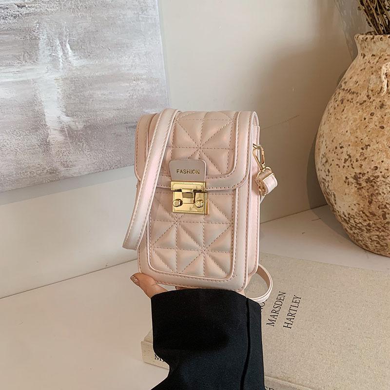 Small Bag 2024 New Female Popular Beautiful Personality Summer Simple Chain Messenger Bag Fashionable Shoulder Small Square Bag