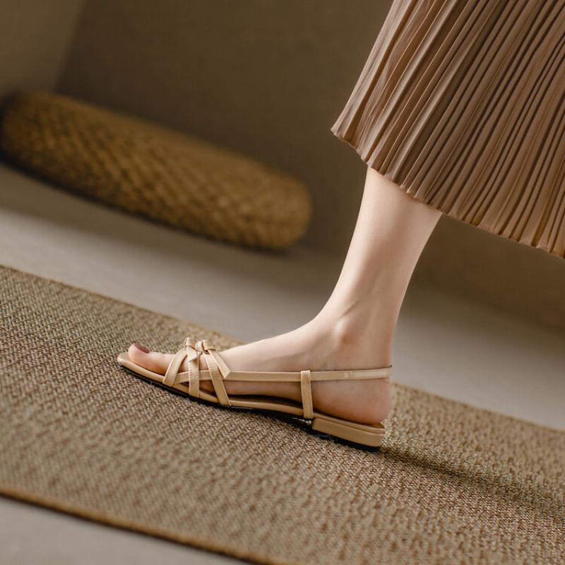 French Square Head Bow Flat Sandals Women's Summer 2025 New Niche Design Sense Woven Beach Sandals