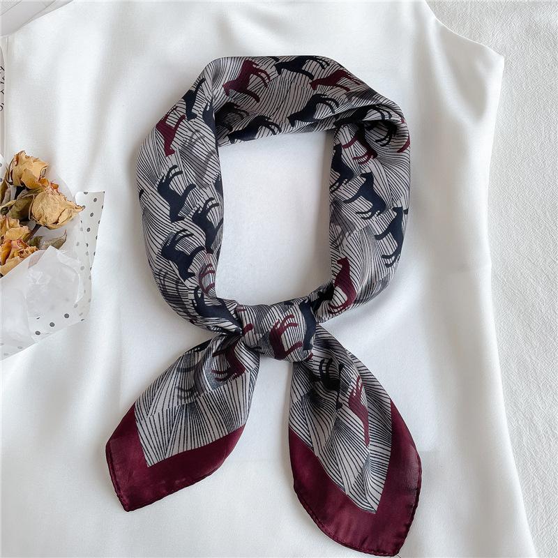 Hong Kong style small square scarf animal horse scarf high cold wind scarf 71cm sun protection shawl retro temperament silk scarf tied hair