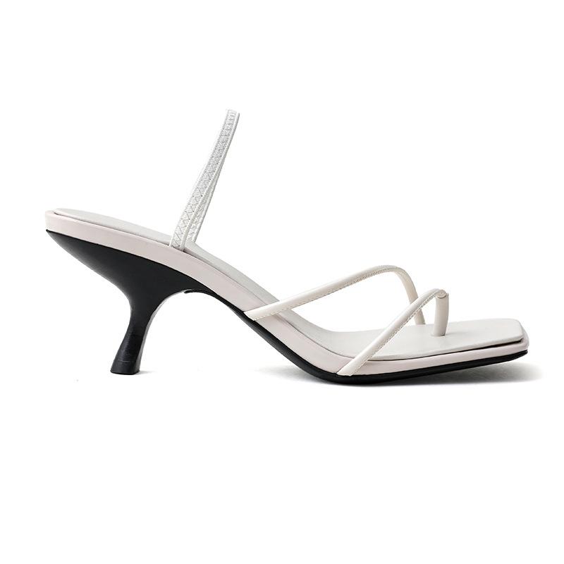 Xiaoxiangfeng~ Spot vielseitige französische Sandalen mit eckiger Spitze Damen Sommer 2025 neu dünne Riemen Kitten Heels