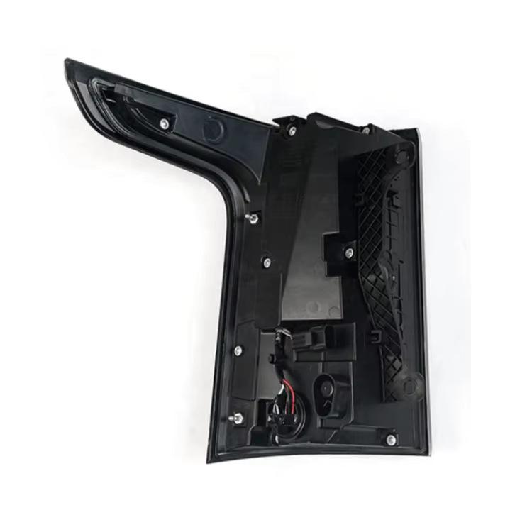 LR061682 and LR061659 fit Land Rover Range Rover taillights.