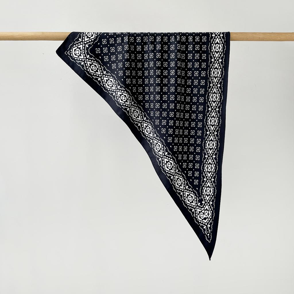 Twill Light Luxury High Sense Simulation Silk Headscarf Waist Triangle Scarf Silk Scarf Multi-Function
