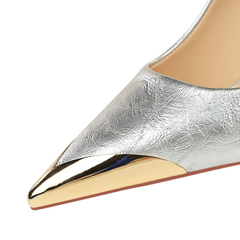 Μόδα Γυναικεία Παπούτσια με Ρηχό Κόψιμο, Μυτερή Μύτη, Λεπτό Τακούνι, Μεταλλική Διακόσμηση Μύτης, Εξαιρετικά Υψηλά Τακούνια, Μονόπατα
