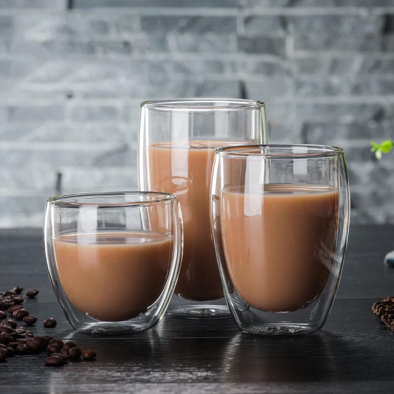 Transparente doppelwandige Borosilikatglastasse für Tee, Milch, Saft oder Kaffee - Modisches und minimalistisches Design