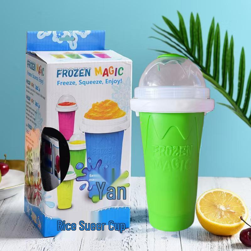Self-Cooling Smoothie Cup: One Squeeze to Chill for Summer Refreshment
