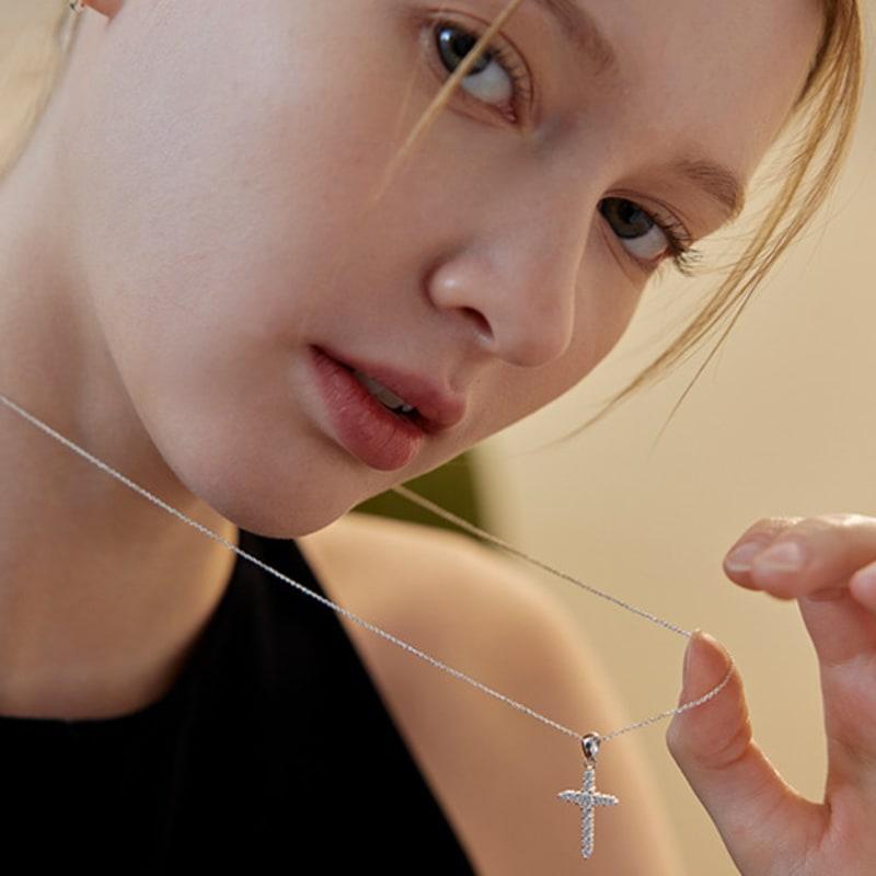 Lewe Clear cross long necklace