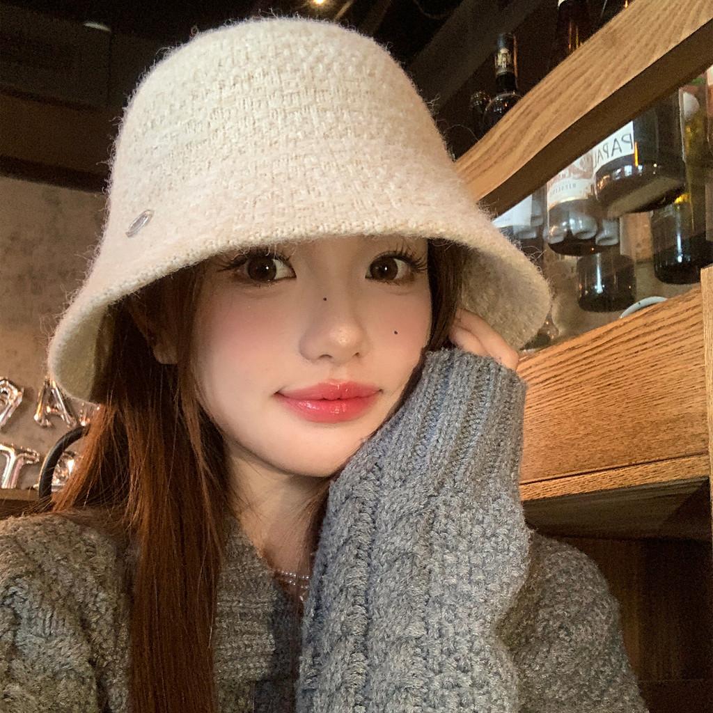 

Vintage Cotton Water Bucket Hat With Short Brim And Face Slimming Design For Fall бежевый