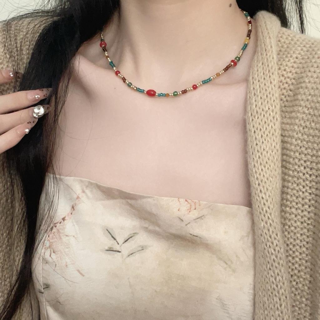 Retro beaded necklace women's ins niche design rice bead collarbone chain versatile high-end antique necklace accessories