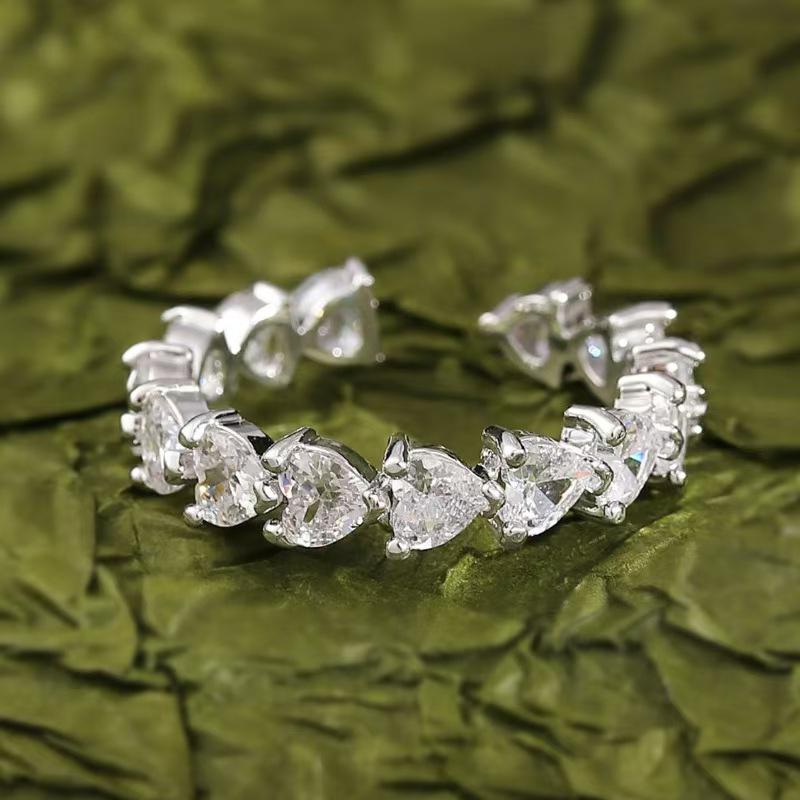 Luxury Pink Crystal Zircon Heart Shaped Open Ring for Women Shiny Metal Geometric Adjustable Finger Ring Fashion Jewelry Gift