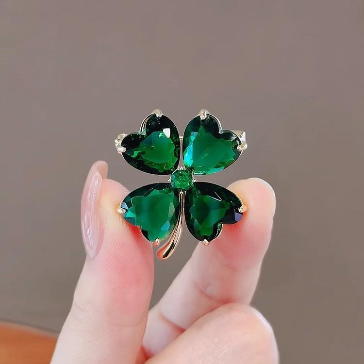Latest Women'S Brooch Diamond Clover Brooch Simple Temperament Pin Corsage Summer Jewelry Gifts Accessories Jewelry