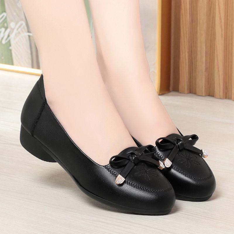 Spring-Autumn New Arrival Mommy Shoes Low-Heel Flats, Comfortable Anti-Slip Bean Shoes, Genuine Soft-Sole Middle-Aged & Elderly Women's Shoes