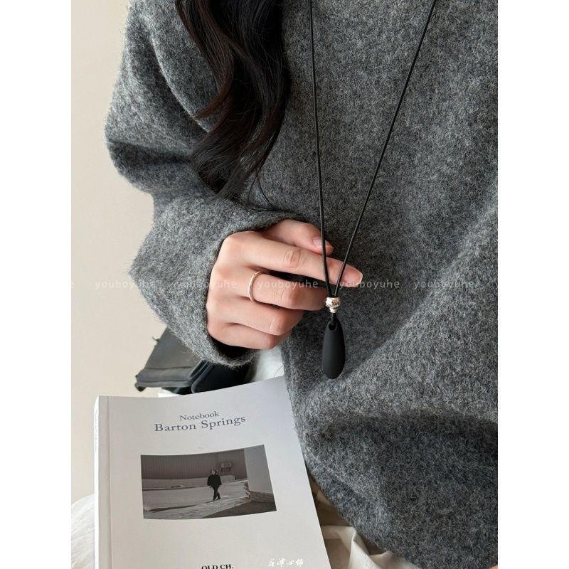 

Minimalist Frosted Polished Metal Geometry Teardrop-shaped Pendant Leather Rope Necklace for Women Long Sweater Chain Jewelry чорний