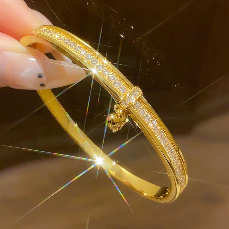 18K Gold-Plated Zircon & Mother-of-Pearl Oval Bangle - Elegant, Versatile Luxury Bracelet for Women
