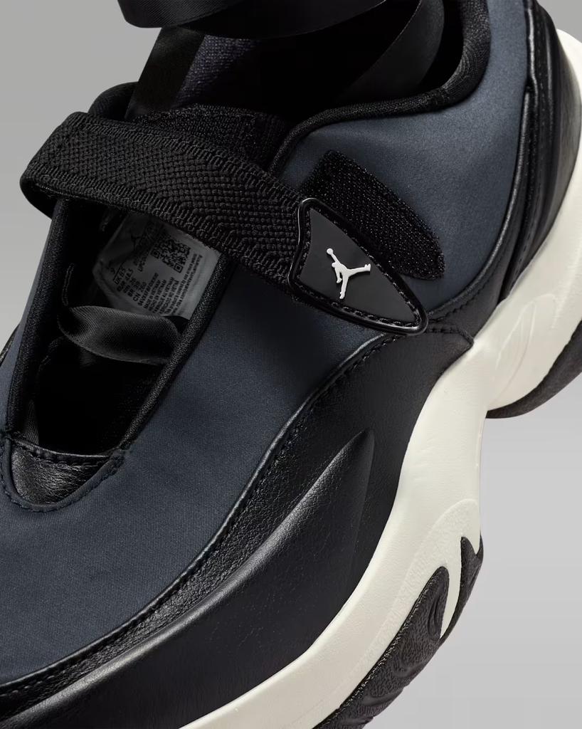 IB8597-001 Nike Jordan Pointe Black Sail (Women's)
