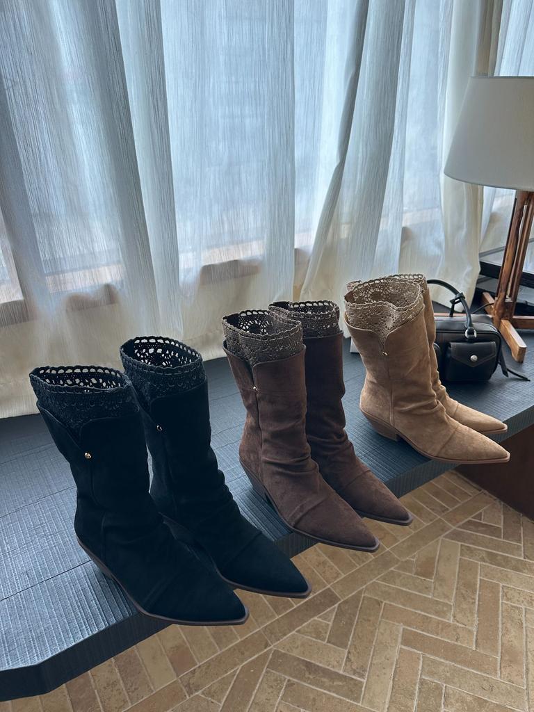 Pointed Boots 2025 Autumn and Winter New Pleated Stacking Boots Retro Lace Edge Thick Heel Western Cowboy Boots