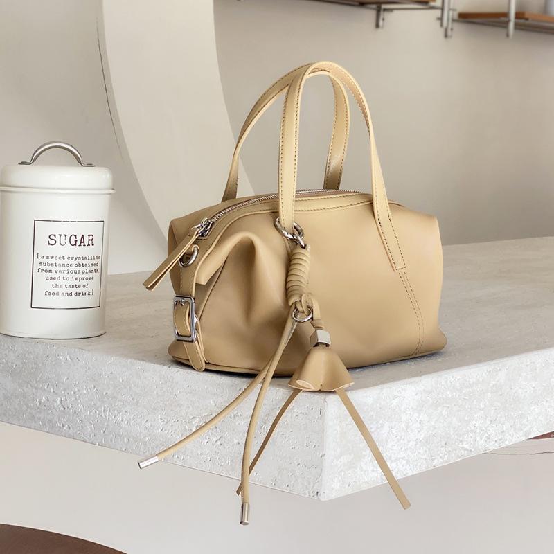 2026 New Cowhide Boston Pillow Bag Large Capacity Commuter Foreign Trade Leather Small Bag Casual Shoulder Crossbody Bag
