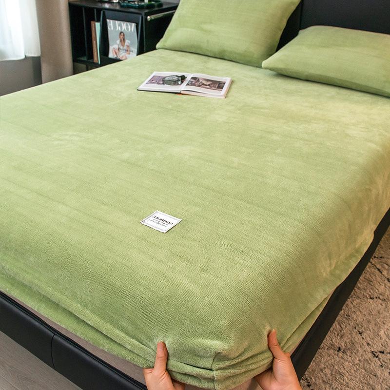 Good Quality Autumn Winter Warm Crystal Velvet Mattress Cover Thicken Super Soft Coral Fleece Mattress Protector Customized Bed Sheets No Pillowcase
