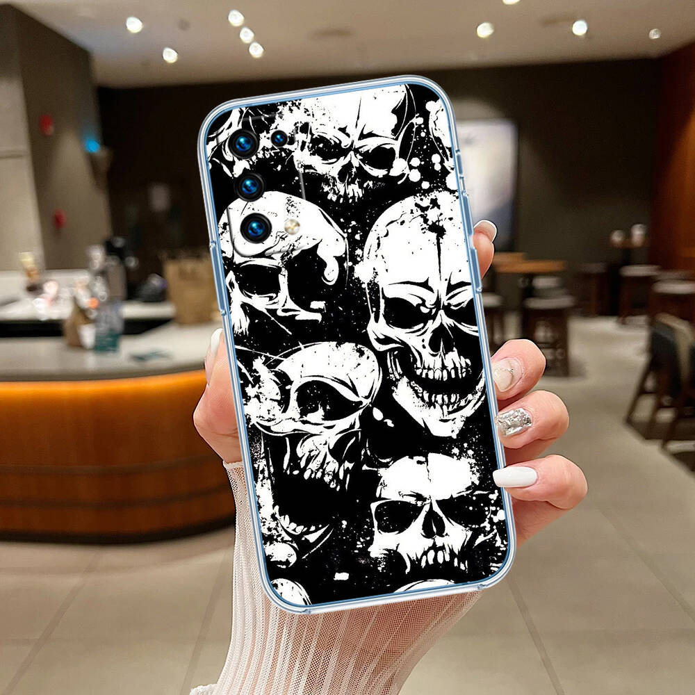 Skeleton Skull Phone Case for Motorola G14 G15 G24 G30 G31 G32 G34 G41 G42 G51 G52 G50 G60S G60 G62 G72 G71 G73 G84 G85 G200 E32