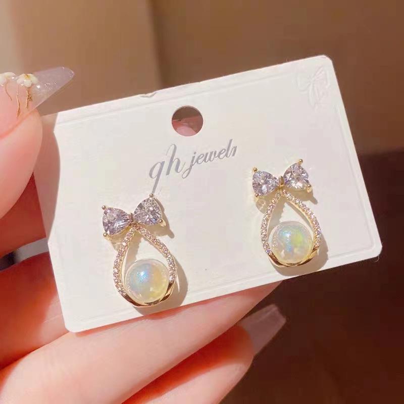 Elegant Diamond Bow Pearl Stud Earrings for Women - Chic Korean Style Versatile Drops