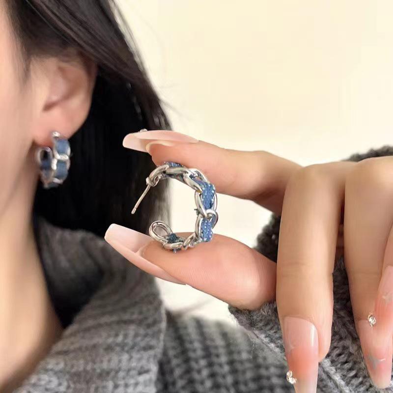 Trendy Woven Denim Ear Studs: Luxury Clip-On Earrings for a Slimming Look