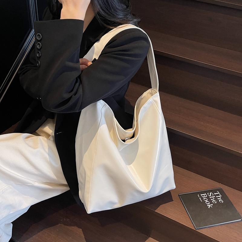 Bag women's new texture fashion shoulder messenger bag casual large capacity commuter tote bag