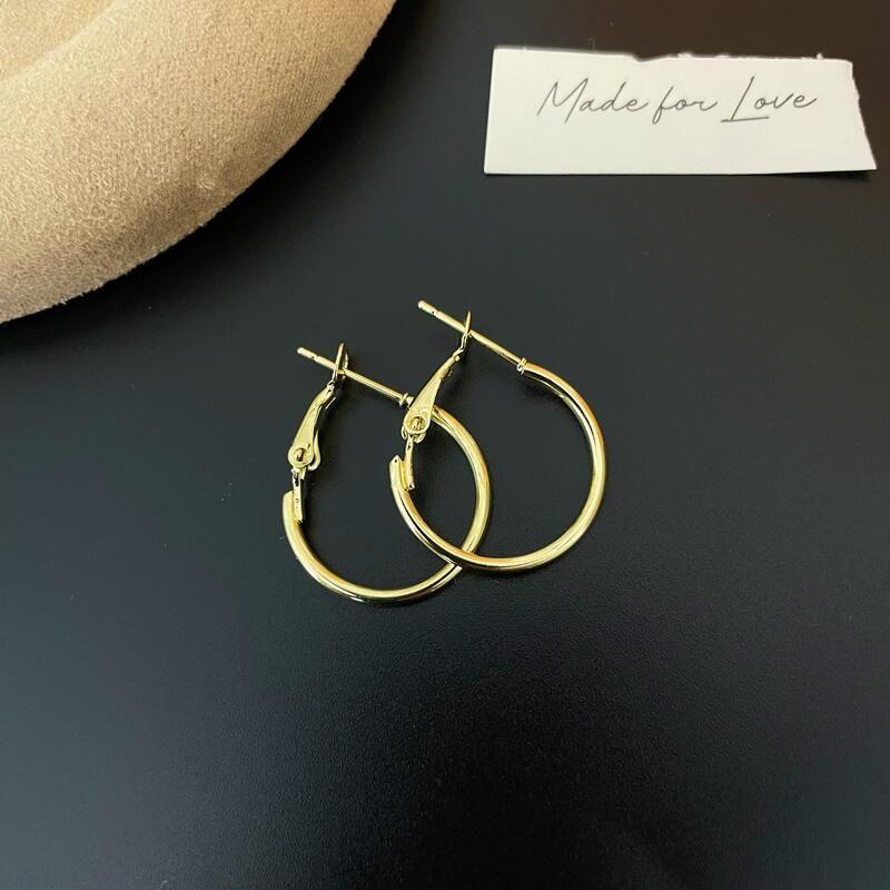 

Летние серебристые европейские/американские нарядные серьги большой круг