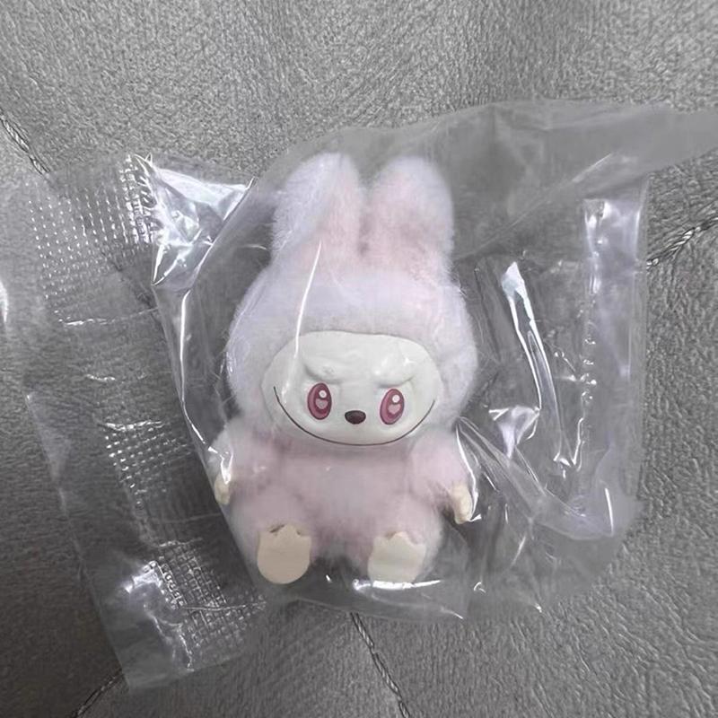 1 Stück Mini Labubu Sitzende Haltung Puppe Actionfigur Modell Desktop Ornament