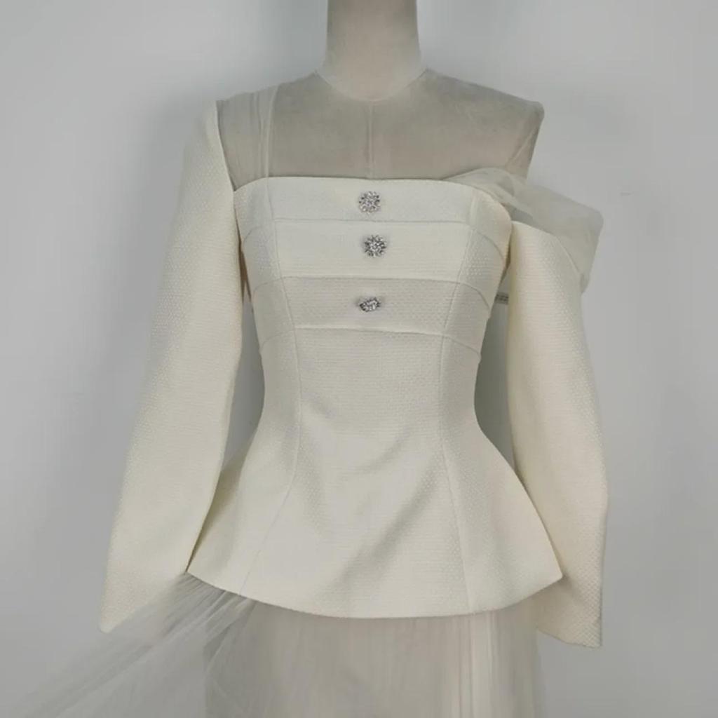 Vietnamese Designer Asymmetric Shoulder Suit with Lace Mesh Skirt for Women - Spring/Autumn Style