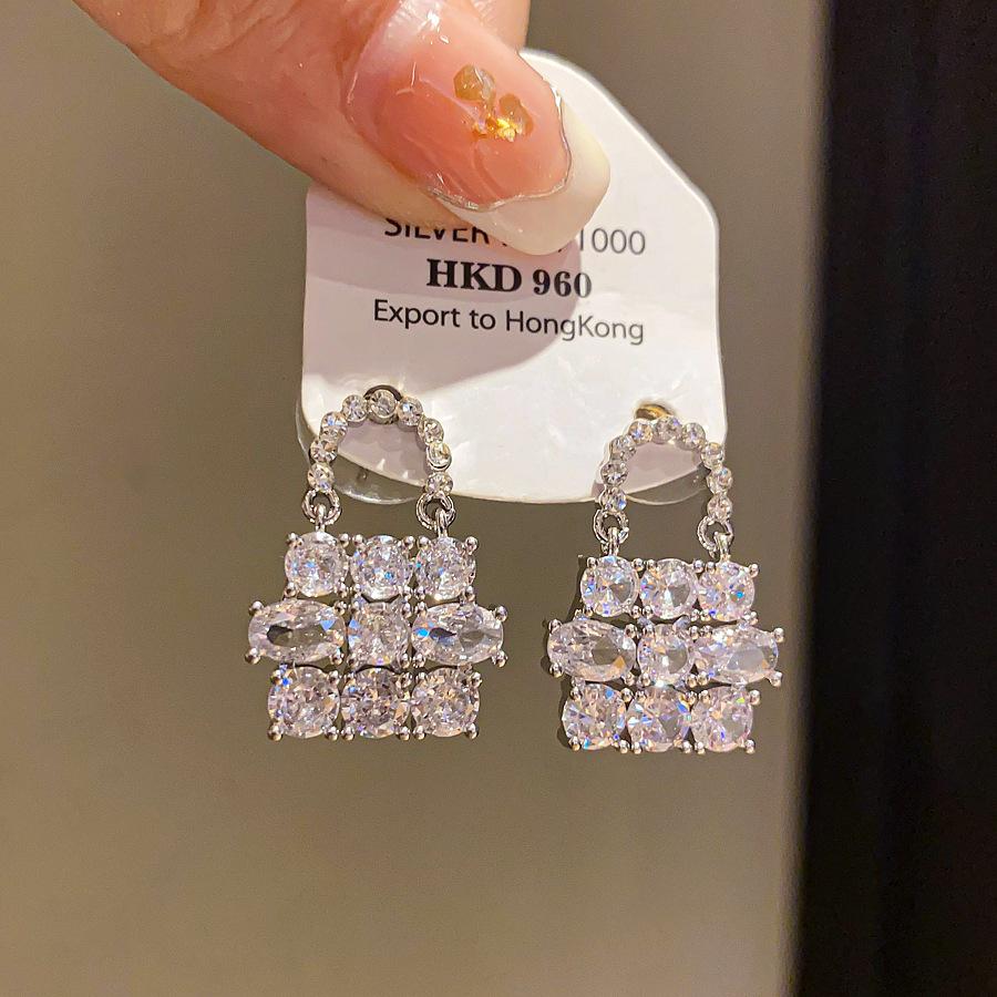 

Super flash zircon square three-layer bag, ear buckle, cold wind temperament earrings, earrings, light luxury earrings.