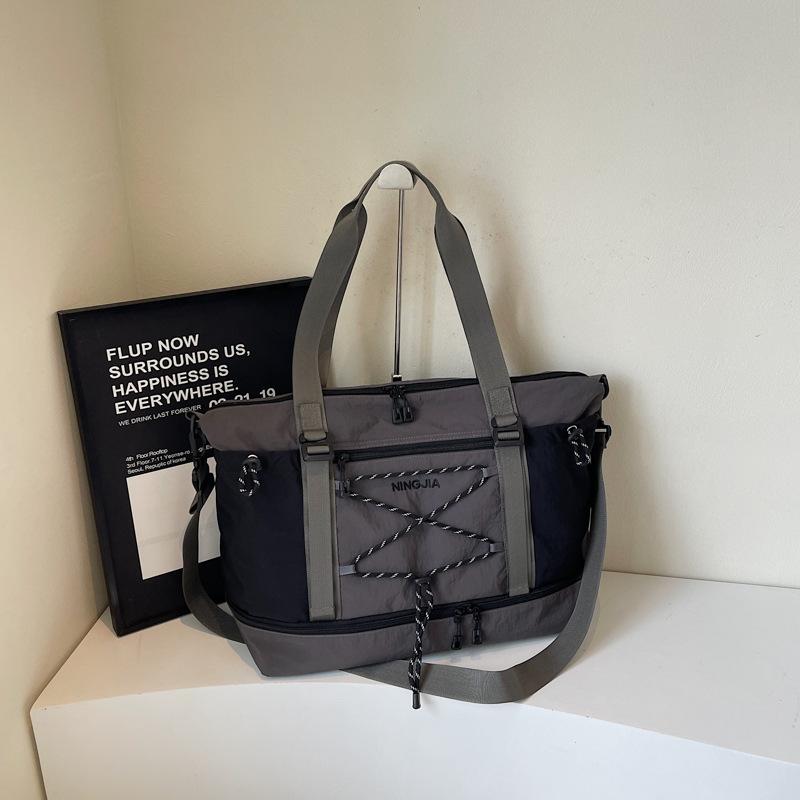 

short-distance color-blocked satchel travel bag for men and women, one-shoulder business trip, travel, boarding, sports and fitness bag, luggage bag чорний