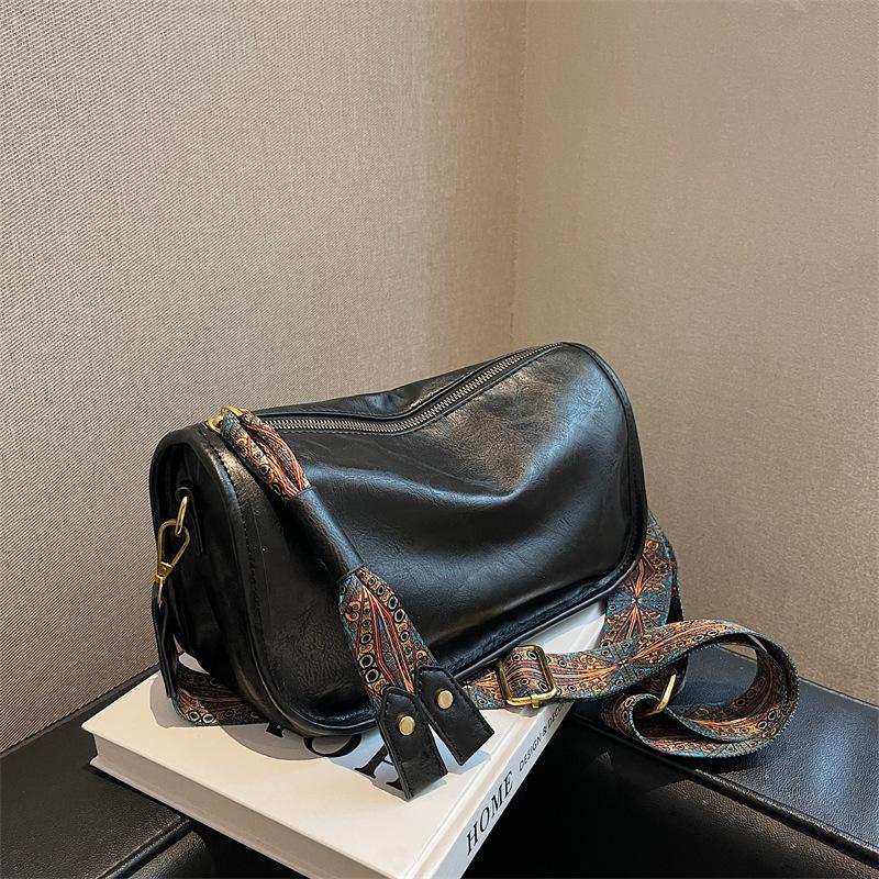 Explosive Shoulder Bag Dumpling Women's Popular Bag Female New Fashion Broadband Pillow Bag