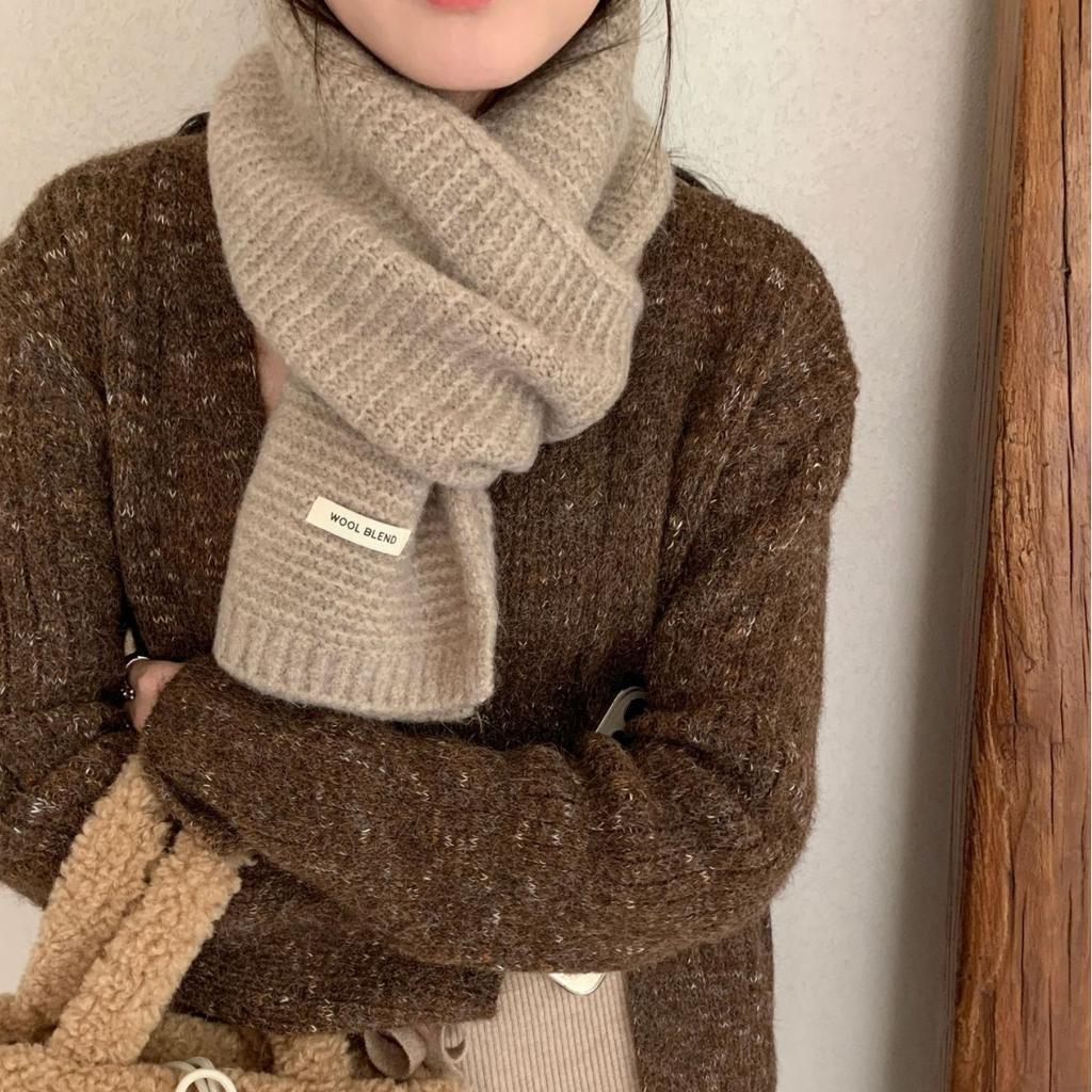 Thickened Wool Blended Scarf for Women in Winter Soft  High End Fashionable and Versatile  Warm Solid Color Knitted Scarf