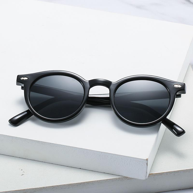 Nowe modne okulary przeciwsłoneczne dla dzieci Ochrona UV400 Małe oprawki Okrągły design dla chłopców Dziewcząt Okulary do cieniowania na zewnątrz