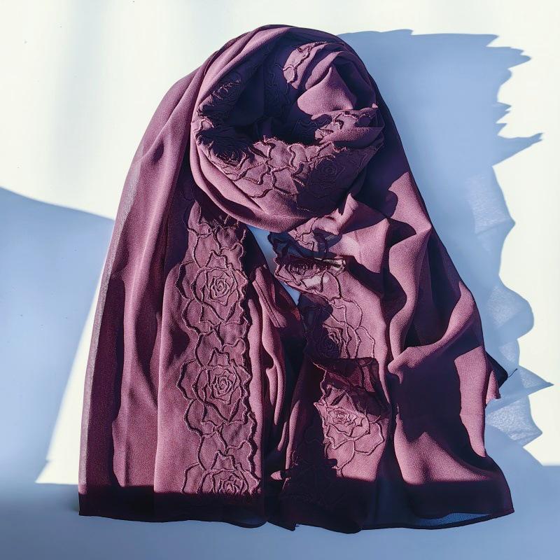Sciarpa da Donna in Chiffon Monocolore con Grande Ricamo Floreale – Versatile Sciarpa di Seta & Protezione Solare